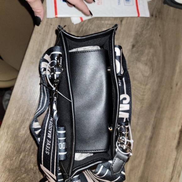 Last Price Drop! LAST 1! Tiktok Viral Steve Madden Purse Bwebber Crossbody Bag! - Picture 5 of 5